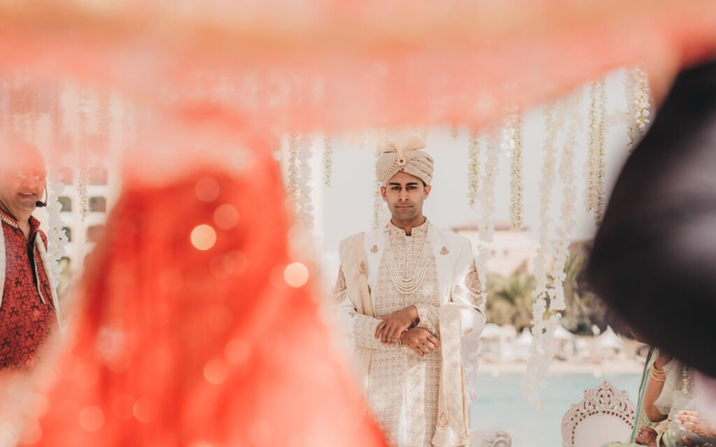 GROOM FIRST LOOK